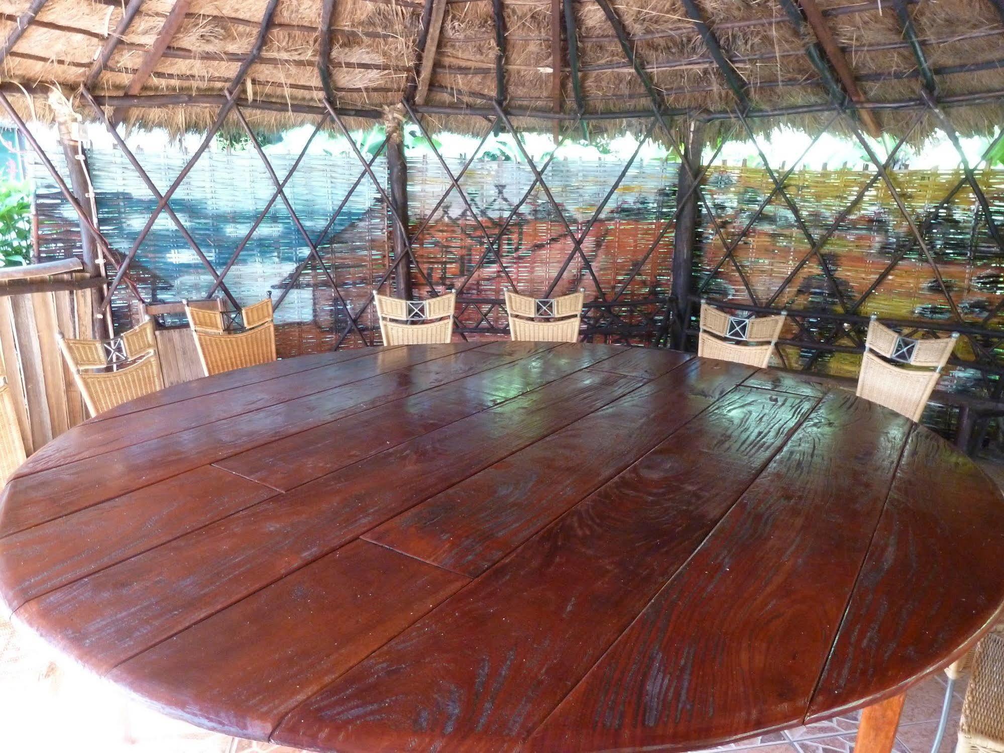 Footsteps Eco-Lodge Gunjur Ngoại thất bức ảnh