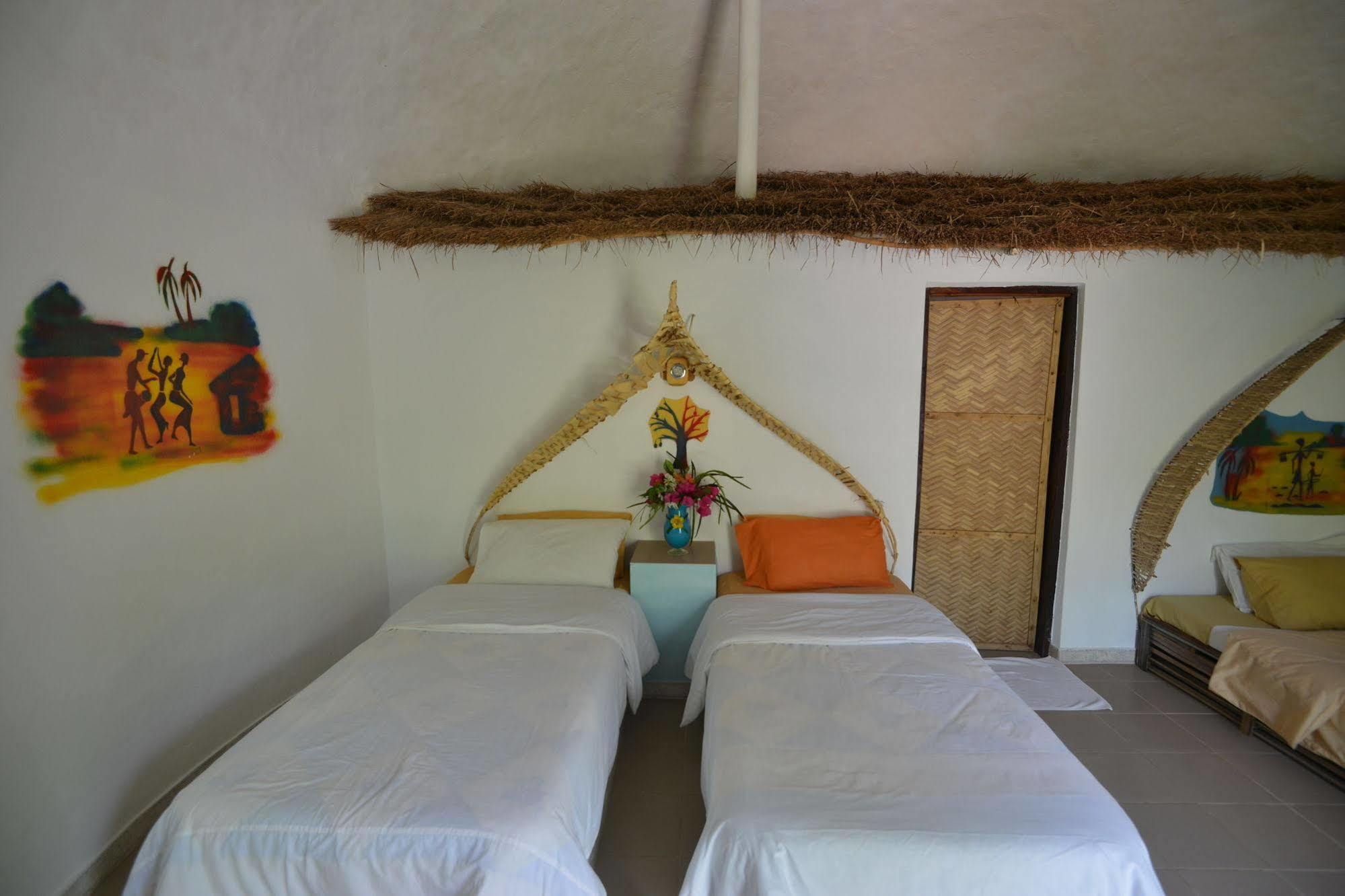 Footsteps Eco-Lodge Gunjur Ngoại thất bức ảnh